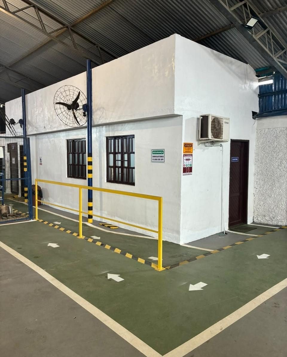 Escritório da Sytec na base de Macaé